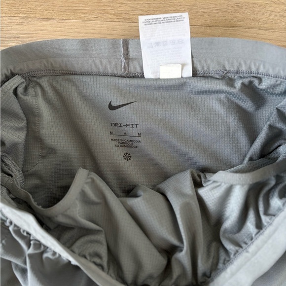 Nike Running Shorts - Picture 2 of 3